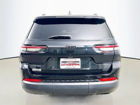 Used 2023 Jeep Grand Cherokee L Laredo image 6