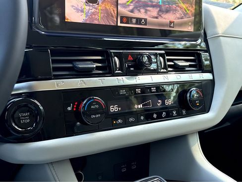 New 2026 Nissan Pathfinder SL image 10