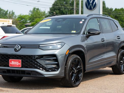 Used 2026 Volkswagen Tiguan SE R-Line AWD/4WD image 1