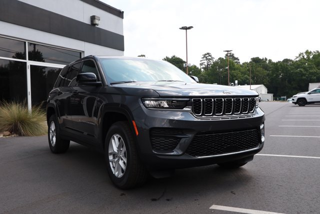 New 2026 Jeep Grand Cherokee Laredo RWD image 3