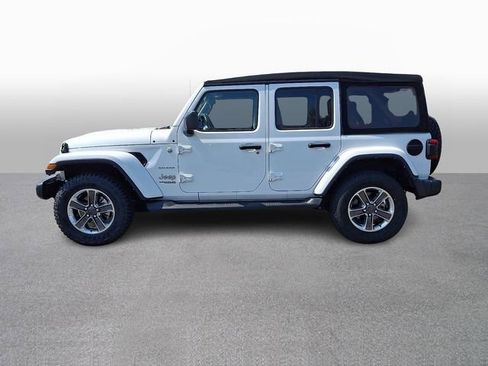 Used 2022 Jeep Wrangler Unlimited Sahara w/ LED Lighting Group AWD/4WD image 7