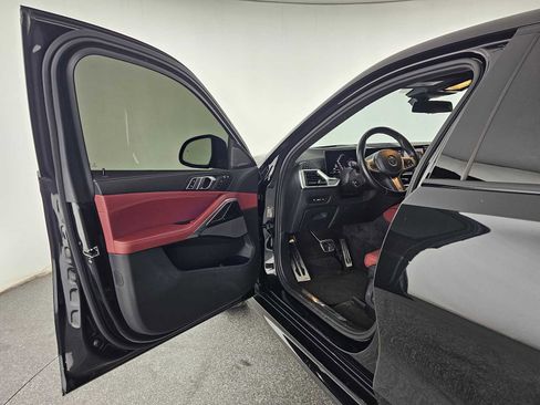 Used 2024 BMW X6 xDrive40i w/ Executive Package image 19