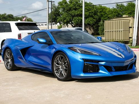 Used 2024 Chevrolet Corvette Z06 image 3