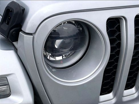 Used 2023 Jeep Wrangler Unlimited Sahara w/ Cold Weather Group AWD/4WD image 31
