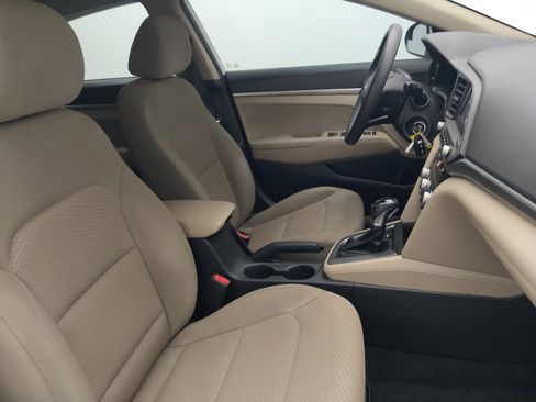 Used 2020 Hyundai Elantra SE FWD image 21