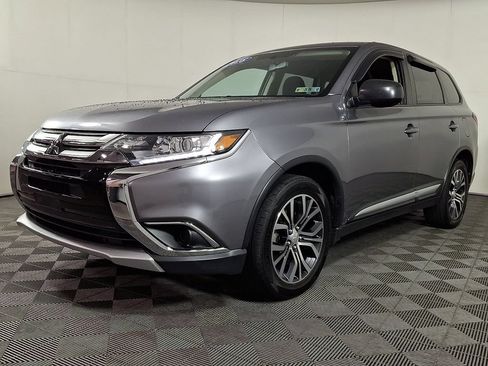 Used 2018 Mitsubishi Outlander ES AWD/4WD image 6