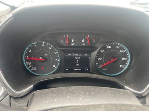 Used 2018 Chevrolet Equinox LT FWD image 22