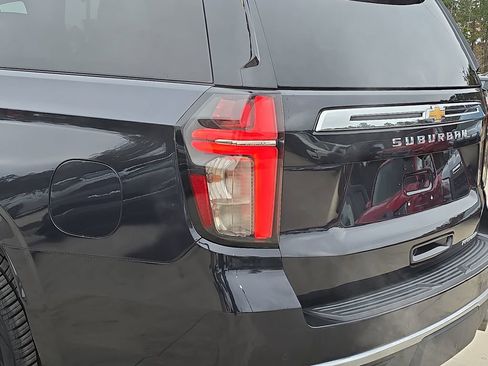 Used 2023 Chevrolet Suburban Premier image 38