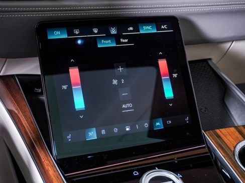 Used 2025 Cadillac Escalade Sport Platinum image 30