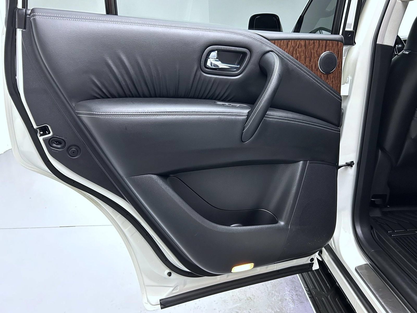 Used 2019 Nissan Armada Platinum w/ Captain's Chairs Package AWD/4WD image 20