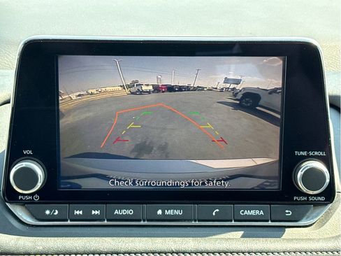 Used 2024 Nissan Rogue SV image 20