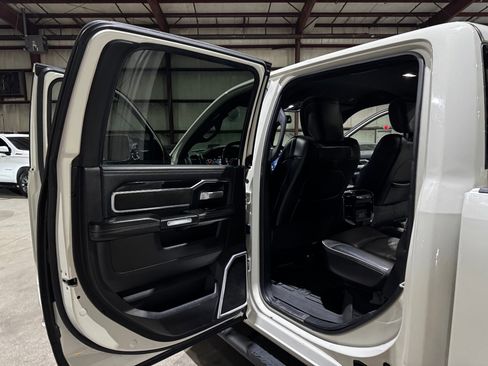 Used 2019 RAM 3500 Laramie image 16