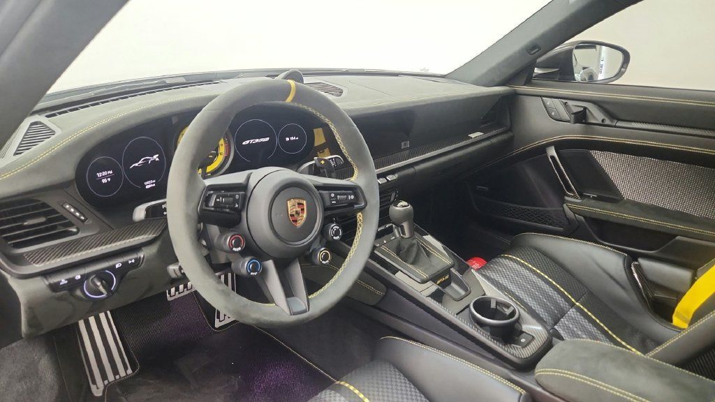 Used 2025 Porsche 911 GT3 RS RWD image 38