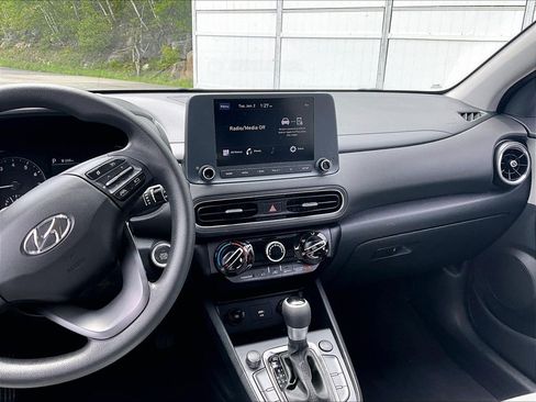Used 2023 Hyundai Kona SEL AWD/4WD image 18