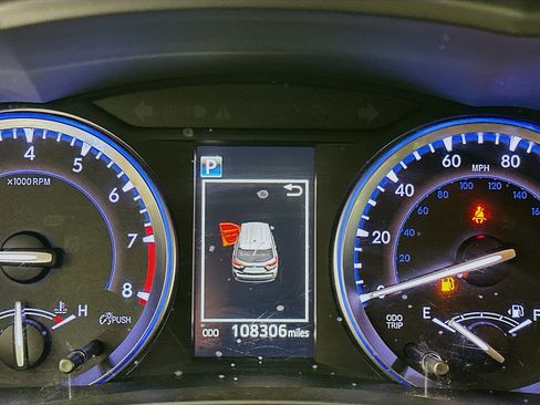 Used 2019 Toyota Highlander XLE image 18