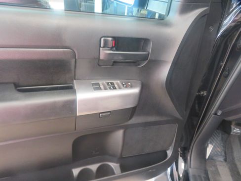 Used 2018 Toyota Sequoia TRD Sport AWD/4WD image 14