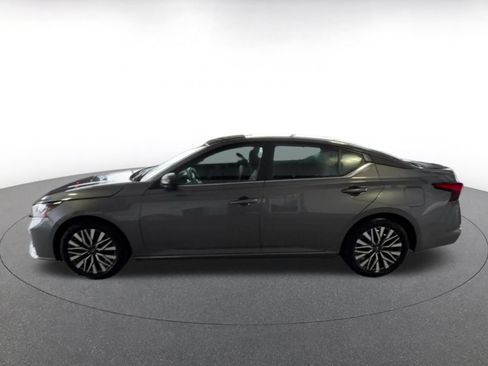 Used 2026 Nissan Altima 2.5 SV FWD image 8