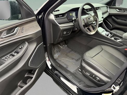 New 2026 Jeep Grand Cherokee Limited AWD/4WD image 17