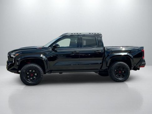 Used 2025 Toyota Tacoma TRD Pro AWD/4WD image 8
