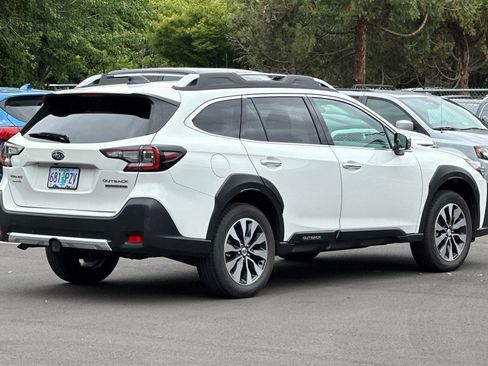 Used 2025 Subaru Outback Touring XT AWD/4WD image 4