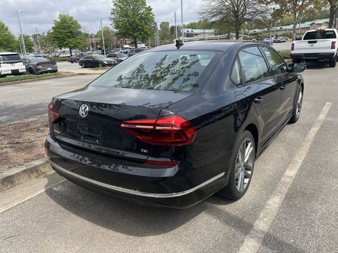Used 2018 Volkswagen Passat 2.0T R-Line image 3