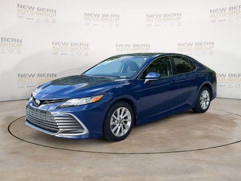 Used 2023 Toyota Camry LE FWD image 1