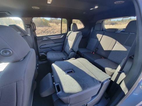 New 2026 GMC Acadia Elevation image 11