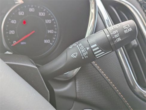 Used 2023 Chevrolet Equinox Premier image 34