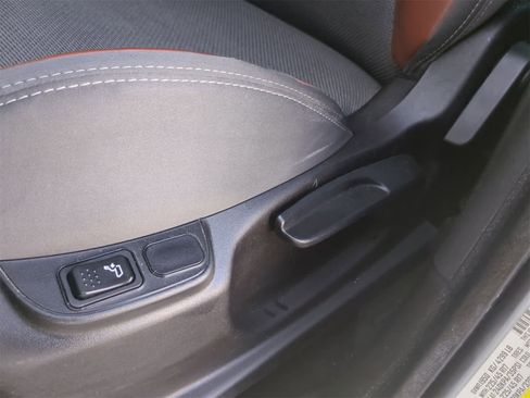 Used 2014 FIAT 500L Trekking w/ Popular Equipment Group image 16