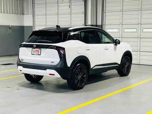New 2026 Nissan Kicks SR FWD image 16
