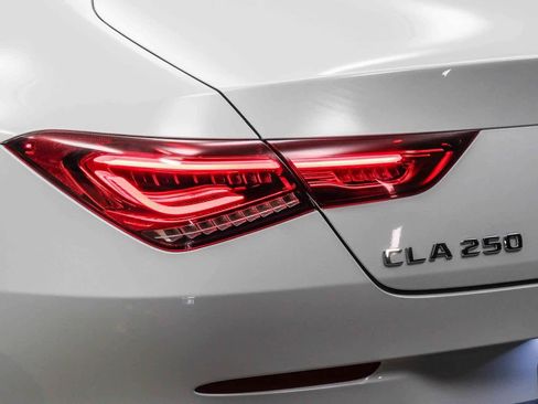 Used 2020 Mercedes-Benz CLA 250 image 7