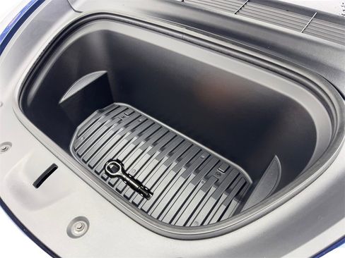 Used 2023 Tesla Model Y 2WD image 72