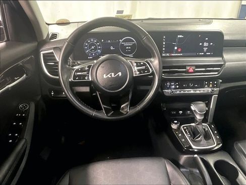 Used 2024 Kia Seltos EX image 18