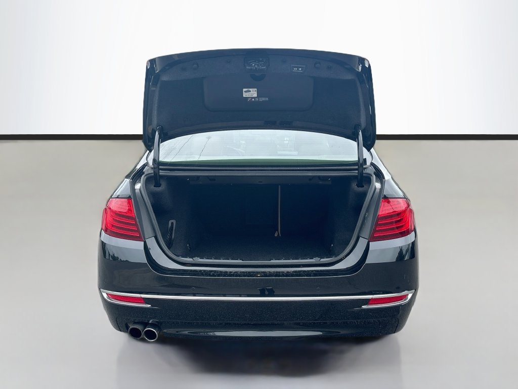 Used 2015 BMW 528i xDrive Sedan AWD/4WD image 8