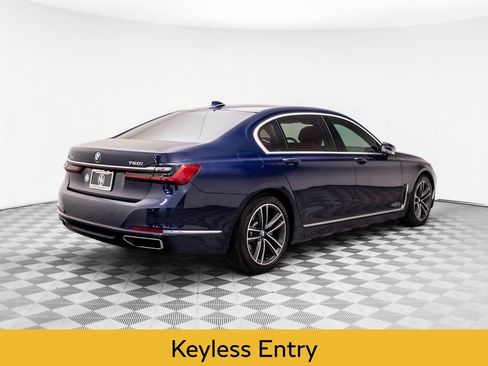 Used 2022 BMW 750i xDrive w/ Executive Package image 5