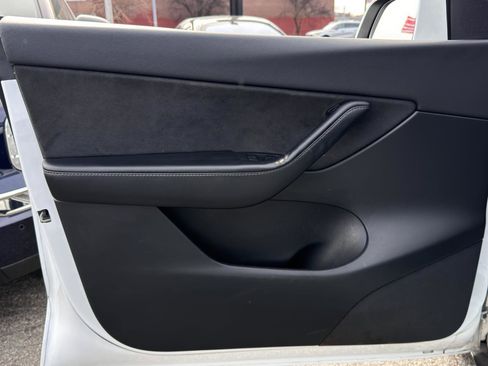 Used 2021 Tesla Model Y Long Range image 13