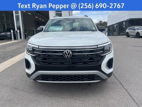 New 2026 Volkswagen Atlas Peak Edition AWD/4WD image 2