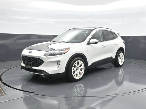 Used 2020 Ford Escape Titanium w/ Titanium Premium Package 2.0 AWD/4WD image 3