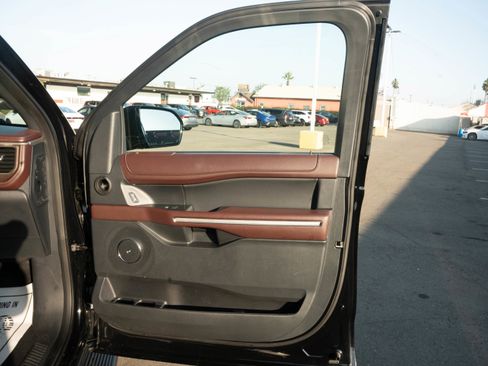 Used 2024 Ford Expedition Max Limited image 33