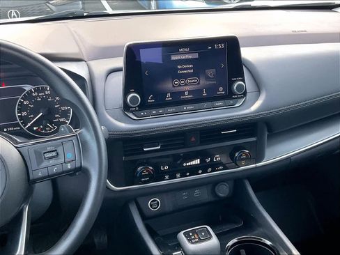 Used 2023 Nissan Rogue SV image 9