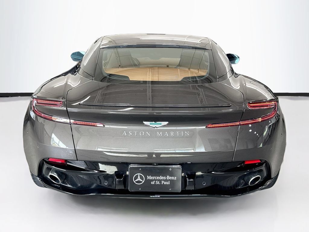 Used 2024 Aston Martin DB12 Coupe RWD image 6