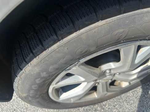 Used 2018 Chevrolet Equinox Premier image 7