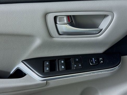 Used 2016 Toyota Camry LE image 20