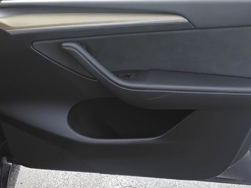 Used 2023 Tesla Model Y AWD image 25