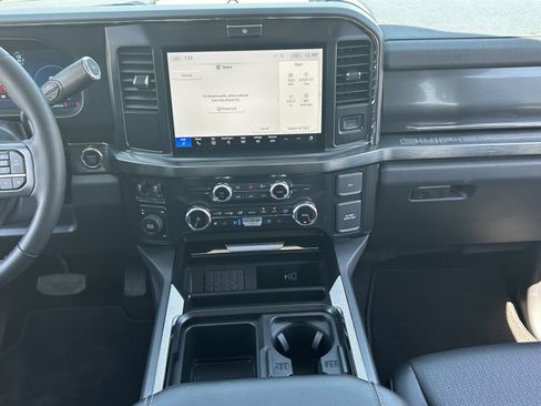 Used 2025 Ford F250 Lariat AWD/4WD image 17
