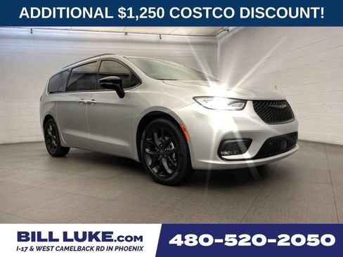 New 2026 Chrysler Pacifica Select FWD image 1