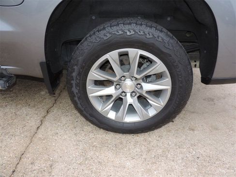 Used 2021 Chevrolet Silverado 1500 High Country w/ Safety Package II image 9