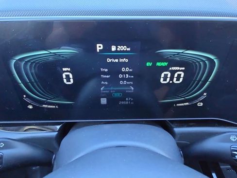 Used 2023 Kia Niro EX Touring image 33