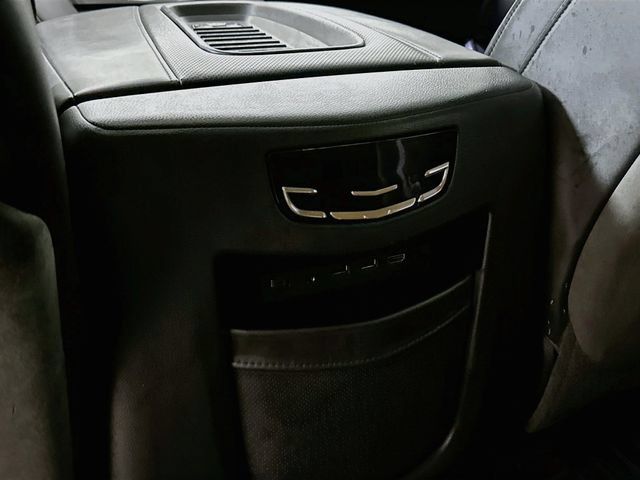 Used 2018 Cadillac Escalade Platinum AWD/4WD image 33