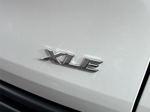 Certified 2026 Toyota Sienna XLE FWD image 15